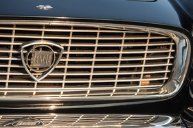 Lancia Flamina Pininfarina Coupé 3B (1963) - Lancia-Zeichen auf dem Kühlergrill