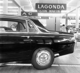 Lancia Flaminia (1963) - Heckabschluss des "Stammvaters", Peugeot 404 und Austin Cambridge folgten diesem Trend