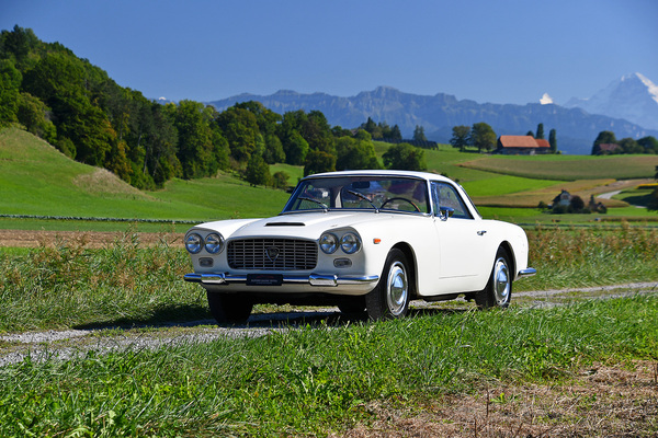 Lancia Flaminia 2500 GT Touring (1961) - offered as lot 113 at the Oldtimer Galerie Toffen auction on October 14, 2023