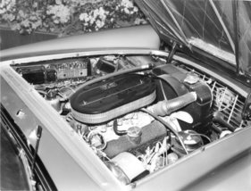 Lancia Flaminia 3C (1967) - mit drei Doppelvergasern ausgerüsteter 2,8-Liter-V6 mit engem Gabelwinkel - Genfer Autosalon 1967