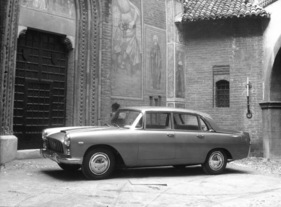 Lancia Flaminia Berlina 2.8 (1964) - bei der Serienvariante waren alle Türen vorne angeschlagen