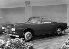 Lancia Flaminia Convertibile Touring (1960) - vom Coupé GT abgeleitet, sehr reizvoll, Interieur mit echtem gelbem Leder ausstaffiert - Genfer Autosalon 1960