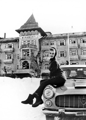 Lancia Flaminia Coupé Pininfarina (1964) - Brigitte Bardot vor "ihrem" Coupé