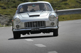 Bild Lancia Flaminia Sport Zagato (1960) - bei der Überquerung des Flüelapasses an der Passione Engadina 2019
