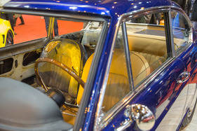 Lancia Flavia (1965) - halb Scheunenfund, halb restauriert als Demonstrationsobjekt - Rétromobile Paris 2016