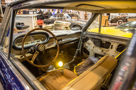 Lancia Flavia (1965) - halb Scheunenfund, halb restauriert als Demonstrationsobjekt - Rétromobile Paris 2016