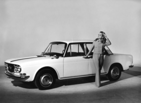 Lancia Flavia (1967) - elegant präsentiert