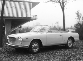Lancia Flavia Convertibile 1.8 (1966) – Werksfoto bei wenig Cabrio-tauglichem Wetter