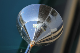 Lancia Flavia Coupé 2000 (1970) – Die Rallye-Fulvias haben einen hüpfenden Elefanten auf der Seite, die Flavia ein kleines Schweinchen auf dem Rückspiegel