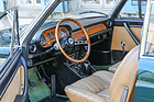 Lancia Flavia Coupé 2000 (1970) – Edles, vierfarbiges Interieur. Der auf die Karosserifarbe statt auf die Sitze abgestimmte Teppich ist tatsächlich original