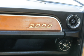 Lancia Flavia Coupé 2000 (1970) – Jeder andere Hersteller hätte für obere und untere Luftdüse das gleiche Teil verwendet. Aber nicht Lancia!