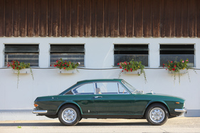 Lancia Flavia Coupé 2000 (1970) – Nur fast perfekte Proportionen. Der weit nach vorn ragende Motor lässt das Vorderrad nach hinten rücken