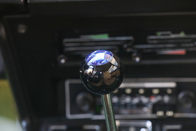 Lancia Flavia Coupé 2000 (1970) – Schöne transparent-blaue Intarsie im Schaltknauf