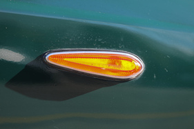 Lancia Flavia Coupé 2000 (1970) – tropfenförmiger Standard-Blinker vom Zulieferer, der sich auch an vielen Ferrari findet