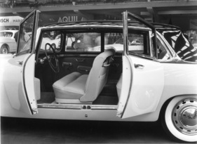 Lancia Florida Pinin Farina (1956) - gegenläufig öffnende Türen - Genfer Autosalon 1956