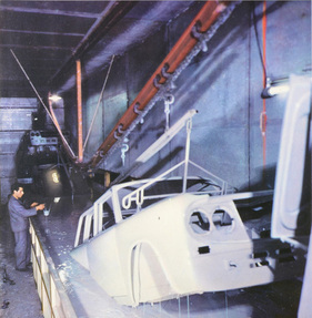 Lancia Fulvia Berlina (1967) - Lackierung im Tauchverfahren