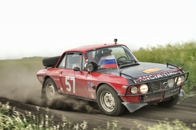 Lancia Fulvia Coupé (1971) - in Aktion - Rallye Peking-Paris 2013