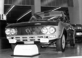 Lancia Fulvia Coupé 'Monte Carlo' am Genfer Automobilsalon 1972 - an den Monte-Carlo angelehnte 1300-er-Version mit mattschwarzer Motorhaube