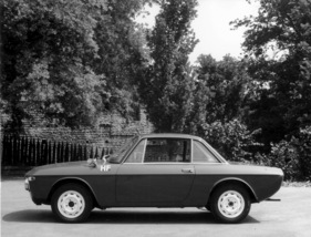 Lancia Fulvia HF (1967) - gewichtserleichtert und für den Renneinsatz optimiert, 1,3-Liter-Version noch ohne Kotflügelverbreiterungen