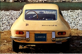 Lancia Fulvia Sport 1.3 S (1969) - das Heck verjüngt sich bei der Zagato-Version stark nach hinten (1969)