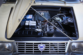 Lancia Fulvia Sport Zagato 1.3S (1971) - wie beim Serien-Coupé ist der V4-Motor geneigt eingebaut (1971)
