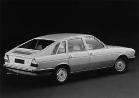 Lancia Gamma Berlina (1976) – mit Leichtmetallrädern Lancia Gamma Berlina (1976) – mit Leichtmetallrädern
