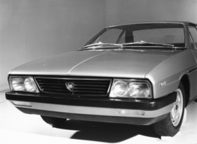 Lancia Gamma Coupé (1977) - Kühlergrillgestaltung bei der Serie 1