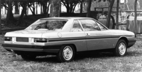 Lancia Gamma Coupé (1977) - bei der ersten Serie war das Kofferraumschloss in der Hubraumbezeichnung integriert