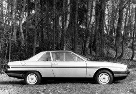 Lancia Gamma Coupé (1977) - vorgestellt zusammen mit der Limousine, ausgeliefert aber mit Verzögerung