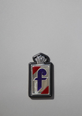 Lancia Gamma Coupé 2500 I.E. (1982) - Pininfarina-Signet zeigt auf den Schöpfer