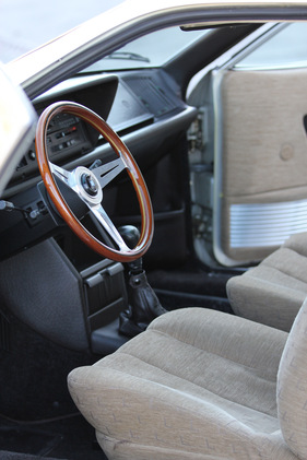 Lancia Gamma Coupé 2500 I.E. (1982) - Veloursitze (1982)