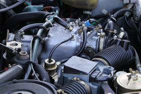 Lancia Gamma Coupé 2500 I.E. (1982) - die Einpritzung machte den Boxermotor optisch nicht attraktiver