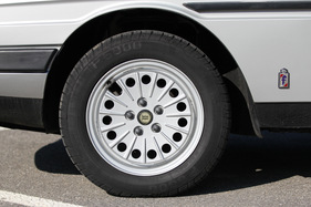 Lancia Gamma Coupé 2500 I.E. (1982) - schön gestaltete Aluräder