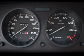 Lancia Gamma Coupé 2500 I.E. (1982) - unorthodoxe Beschriftung des Tourenzählers (1982)