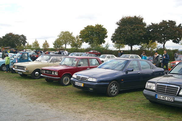 Lancia Kappa, Fiat 125 und Opel Rekord C, flankiert vom obligatorischen 124er-Benz – Veterama Mannheim 2022