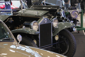 Lancia Lambda zwischen anderen Lancia-Klassikern – Rétromobile Paris 2025