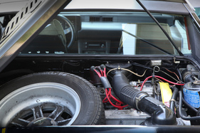 Lancia Montecarlo (1980) - die seitlich öffnende Klappe erlaubt einen guten Zugang zum Motor