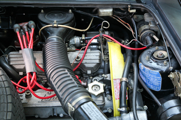 Lancia Montecarlo (1980) - es geht relativ eng zu im Motorraum