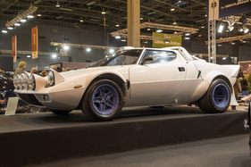Bild Lancia Stratos (1976) - mit diesem Keil dominierte Lancia die Rallyes der Welt über Jahre - an der Rétromobile Paris 2014