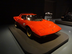Lancia Stratos HF (1976) - in der Ausstellung "PS:. Ich liebe Dich. Sportwagen-Design der 1950er - 1970er Jahre"