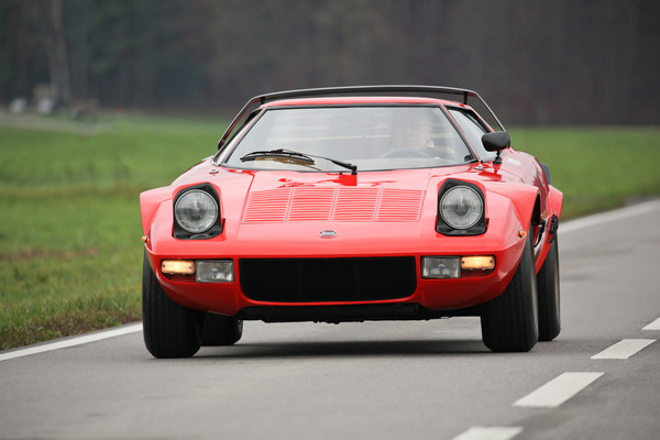 Lancia Stratos HF Stradale (1975) - 1.76 meters wide, but only 1.1 meters high is the wedge