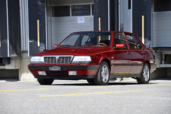 Lancia Thema Ferrari 8.32 (1989) - als Lot 31 angeboten an der Swiss Classic World Versteigerung der Oldtimer Galerie Toffen in Luzern am 3. Juni 2023