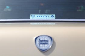 Das Fotoauto trägt noch den Originalaufkleber des ausliefernden Turiner Händlers im Heckfenster.