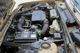 Die Zweiliter-Version ist die letzte Evolutionsstufe des von Aurelio Lampredi entwickelten Fiat-Vierzylinders.