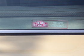 Ebenso wie einen Hinweis auf Walter Röhrls Sieg bei der Rallye Monte Carlo 1983 – allerdings nicht in einem Trevi, sondern in einem 037.