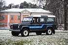 Bild: Land Rover 110 V8 County (1987) - als Lot 151 an der RM/Sotheby's Versteigerung von Paris am 13. Februar 2021