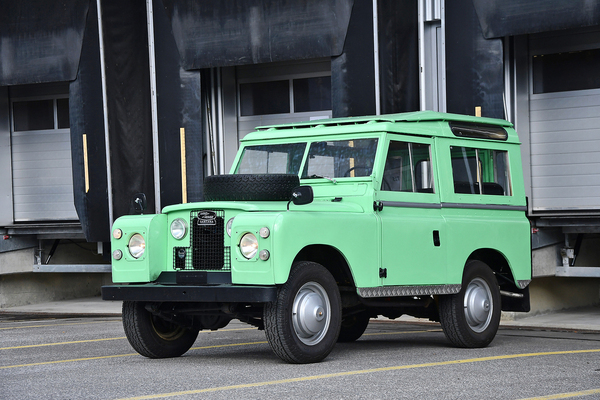 Land Rover 88 Santana Especial (1973) - als Lot 135 angeboten an der Versteigerung der Oldtimer Galerie in Toffen am 26. März 2022