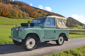 Land Rover 88 Serie IIa (1962) - als Lot 15 an der Versteigerung der Oldtimer Galerie am 30. November 2013 unter dem Hammer (1962)