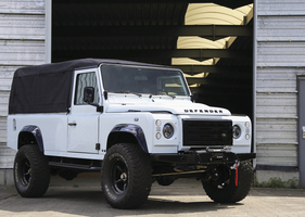 Land Rover Defender 110 (1992) - offered as lot 197 at the RM/Sotheby's Open Road North America auction from July 23 to 30, 2020