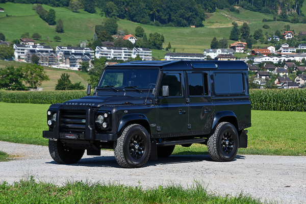 Bild: Land Rover Defender 110 Station Wagon (2012) - Lot 81 an der Oktober-Versteigerung der Oldtimer Galerie am 12. Oktober 2024